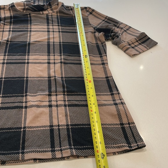 Stretch mock neck by Femme Carriere - Picture 5 of 6